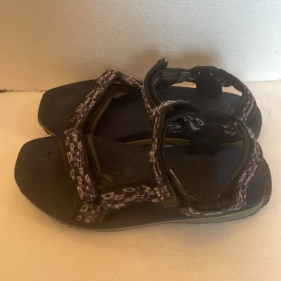 Teva sandals outdoor water hiking shoes 6427 black purple women’s size 8