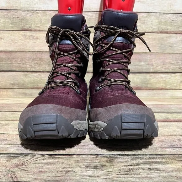 The North Face Chilkat Mid Hiking Boots