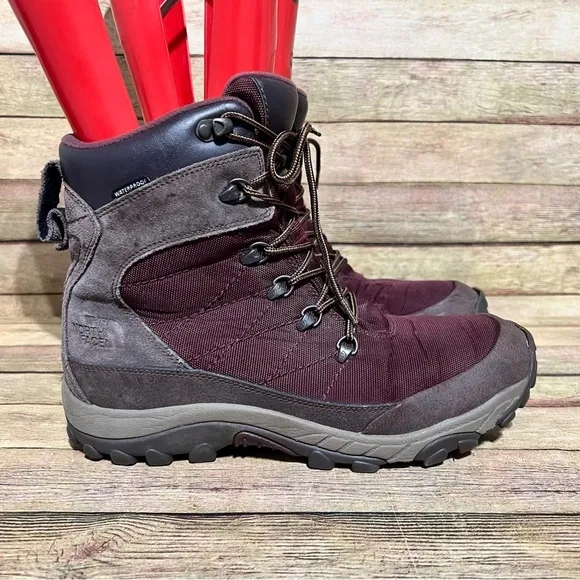 The North Face Chilkat Mid Hiking Boots