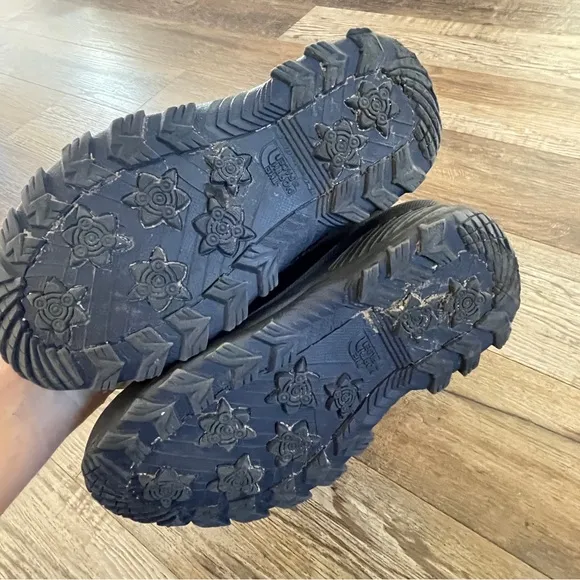 The North Face kids winter snow boots 3
