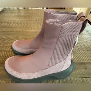 The North Face Women's Halseigh Knit Winter Boots Size 9.5 (NWOT)