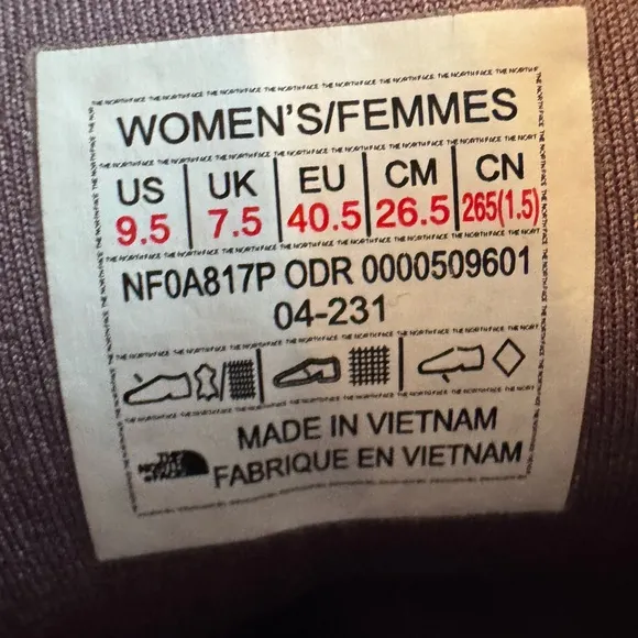 The North Face Women's Halseigh Knit Winter Boots Size 9.5 (NWOT)