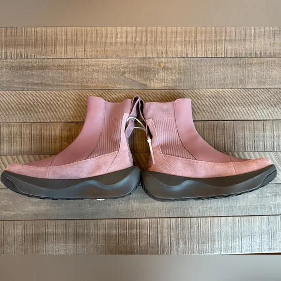 The North Face Women's Halseigh Knit Winter Boots Size 9.5 (NWOT)