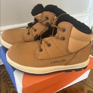 Todd Luby Tan Winter Boots size 2