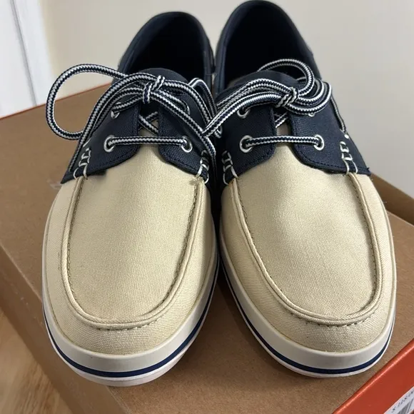 TOMMY BAHAMA Relaxology Rester Blue Cream Boat Shoes Moccasin Lacing  size 8