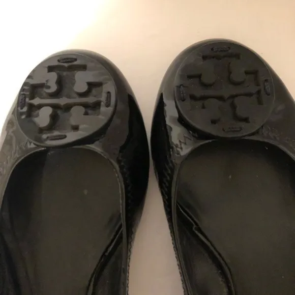 TORY BURCH black patent leather shoes