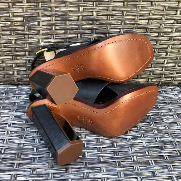 Tory Burch Bleecker Leather Heel Sandal Size 5 NEW