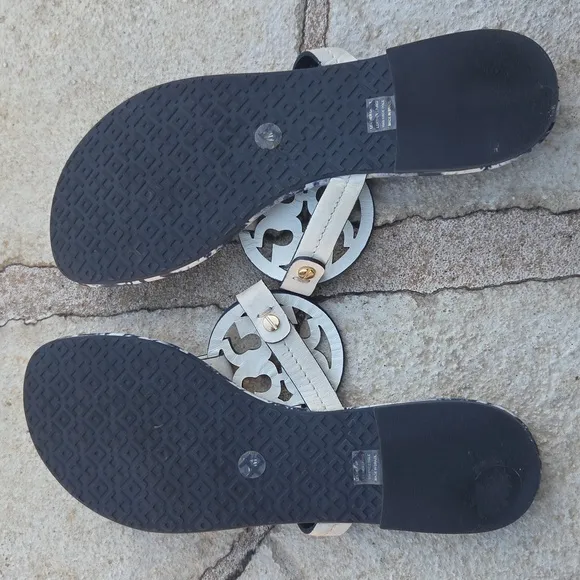 Tory Burch leather Sandals with Blue and Cream Pattern Size 7M