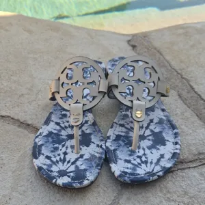 Tory Burch leather Sandals with Blue and Cream Pattern Size 7M