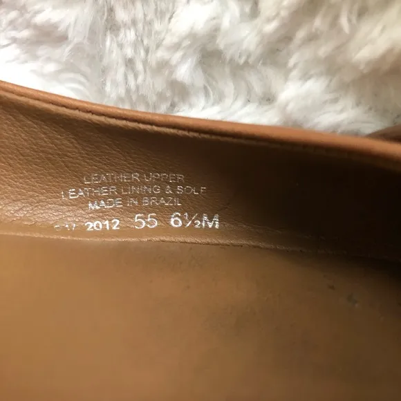 Tory Burch tan flat casual sandals
