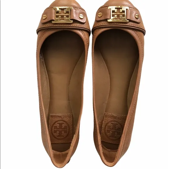 Tory Burch tan flat casual sandals