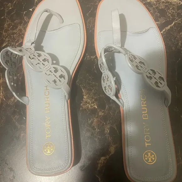 TORY BURCH Tiny Miller Medallion Logo Leather Wedge Thong Sandals Sz 11