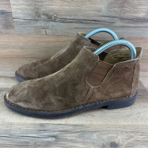 Trask Addison Brown  Suede  Perforated Ankle Shoes Size 7.5M