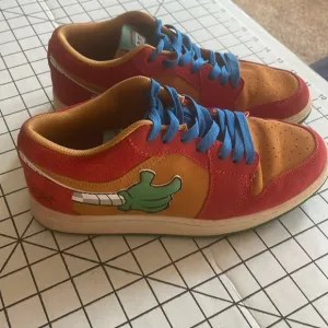 TRVP dunks men’s size 6, great condition, colorful and unique shoe