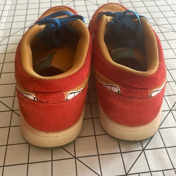 TRVP dunks men’s size 6, great condition, colorful and unique shoe