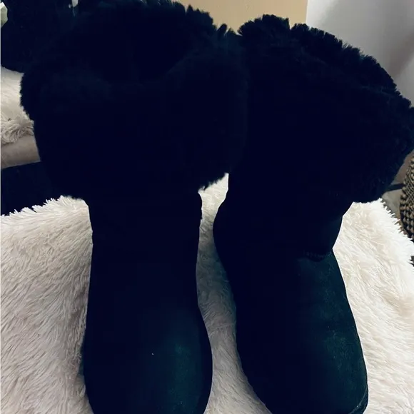 Ugg Australian Bailey Button Triplet II S/N 1962 Winter Boots Black Size 4.