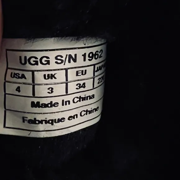 Ugg Australian Bailey Button Triplet II S/N 1962 Winter Boots Black Size 4.