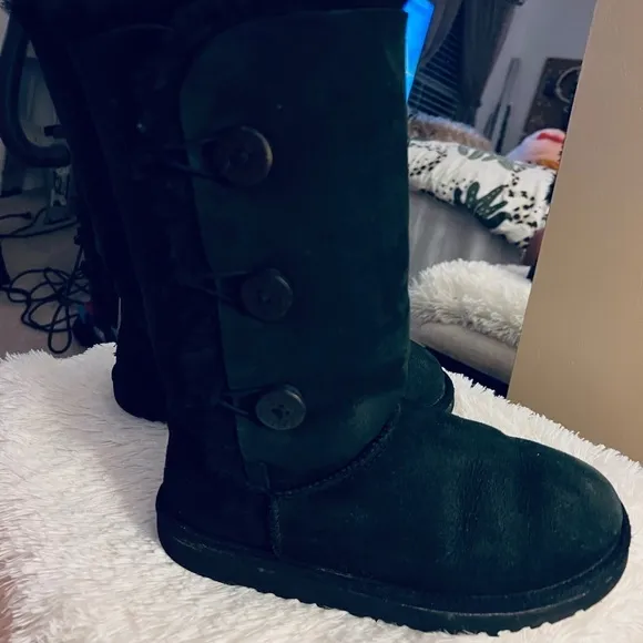 Ugg Australian Bailey Button Triplet II S/N 1962 Winter Boots Black Size 4.