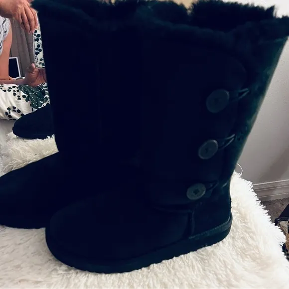 Ugg Australian Bailey Button Triplet II S/N 1962 Winter Boots Black Size 4.