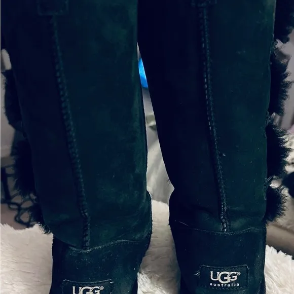 Ugg Australian Bailey Button Triplet II S/N 1962 Winter Boots Black Size 4.