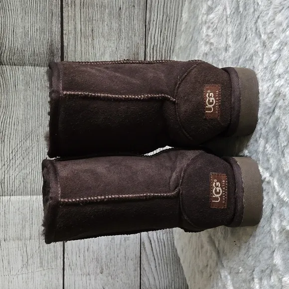 UGG Brown Short Winter Boots, Women's Size 8, Great Condition