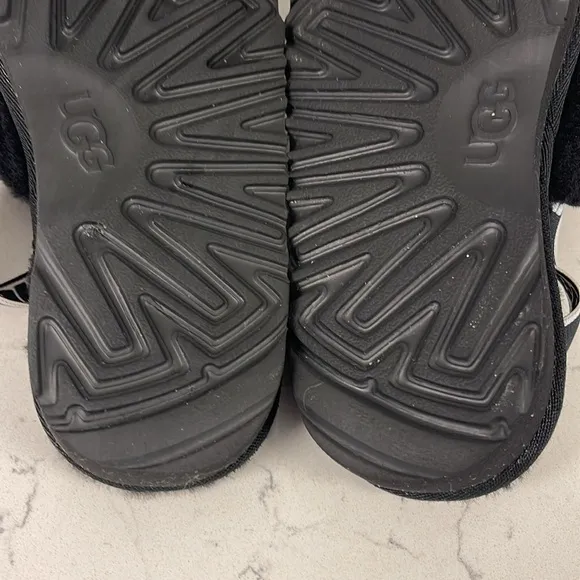 UGG Disco Slide Kids Black Fluffy Sandals - Slippers Size 13
