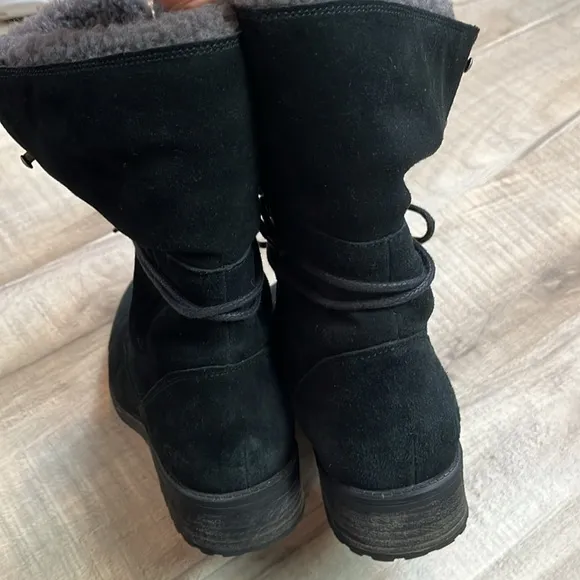 UGG Gradin black suede lace up winter combat boots size 9