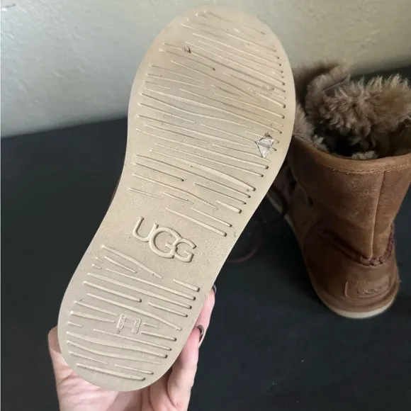 UGG LODGE CHOCOLATE SUEDE SHEEPSKIN LACE UP WINTER BOOTS size 7