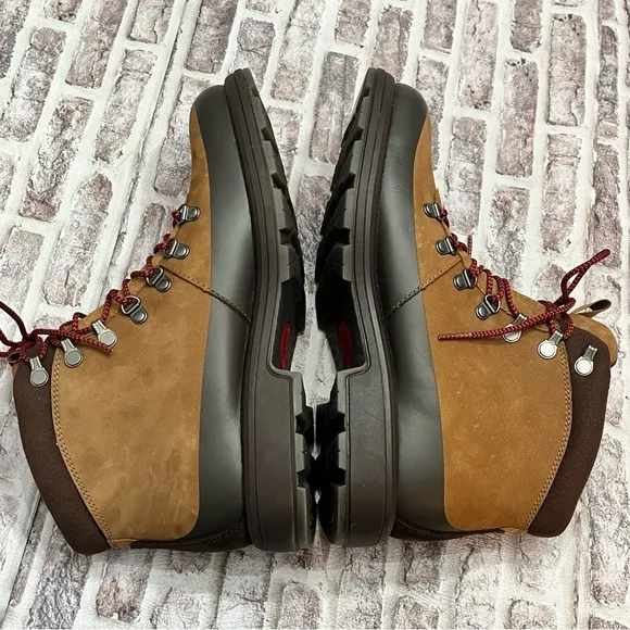 Ugg Mens Biltmore Waterproof Hiker Boot NWT Sz 9 Seamless Utility Gorpcore‎