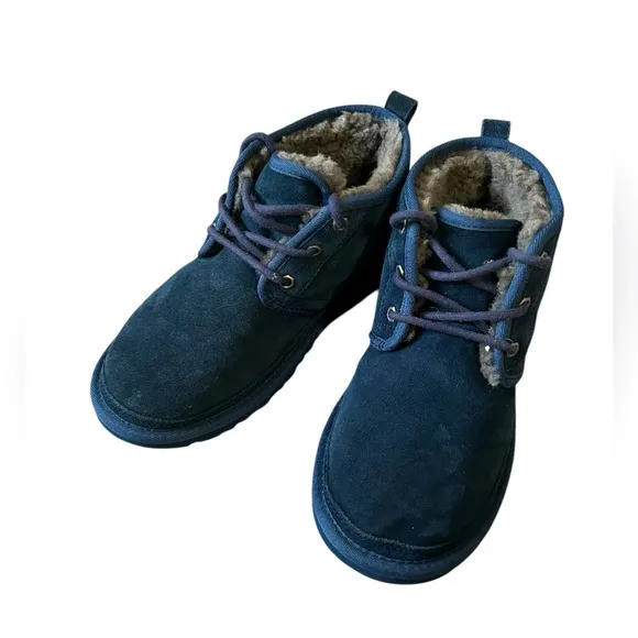 UGG Neumel Navy Blue suede with Sherpa lining like new boots size men’s 7