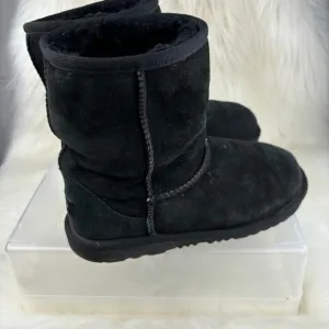 UGG WINTER BOOTS SIZE 4 KIDS