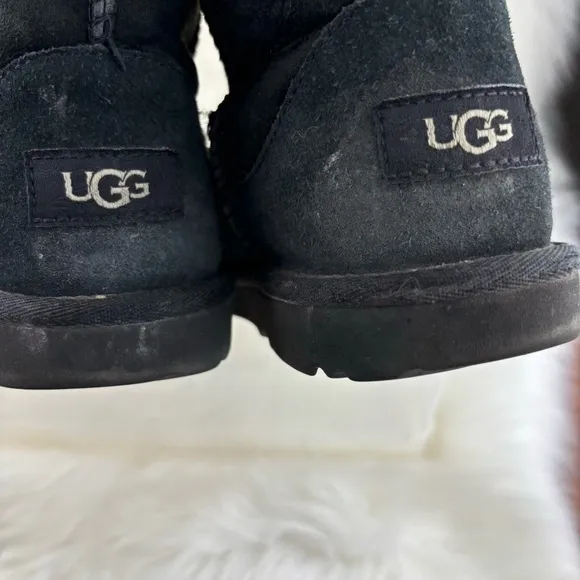 UGG WINTER BOOTS SIZE 4 KIDS