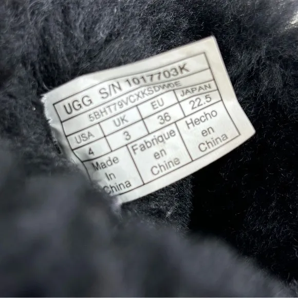 UGG WINTER BOOTS SIZE 4 KIDS