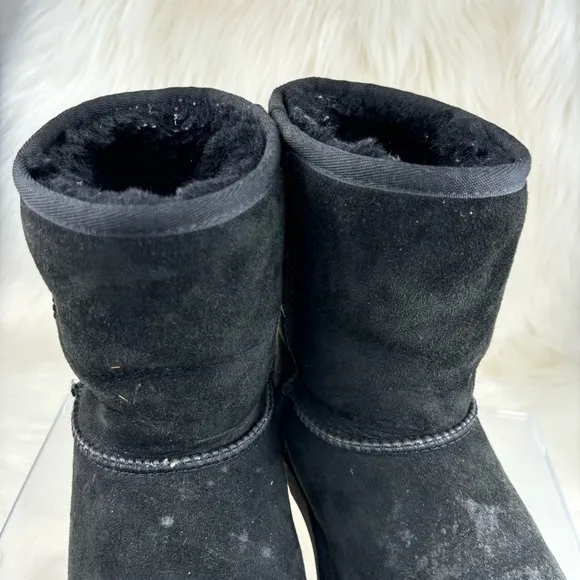 UGG WINTER BOOTS SIZE 4 KIDS