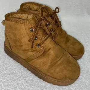 Uggs neumel chestnut chukka plush lined boots size 3