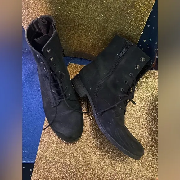 UNBRANDED SUEDE WINTER LEATHER EDGY MOTO BLACK  LACE Boots FLAWED ADORABLE