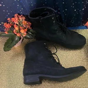 UNBRANDED SUEDE WINTER LEATHER EDGY MOTO BLACK  LACE Boots FLAWED ADORABLE