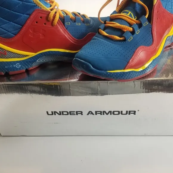 Under armour Boys shoes Athletic size 7Y 1240904-485