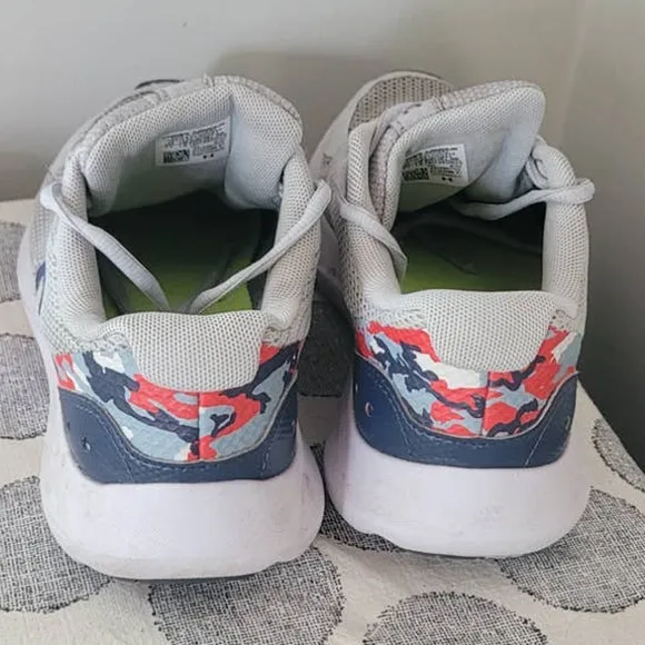 Under Armour Boys Surge 3 Print Running Shoes Size 7