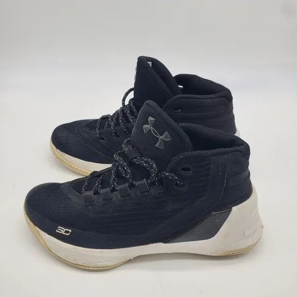 UNDER ARMOUR CURRY 3 Basketball Sneakers Size 7 Youth Shoes Black