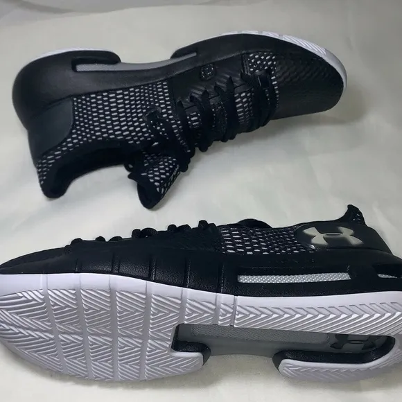 Under Armour HOVR Havoc Low Black Men's Shoes Size 7.5 3020618-001