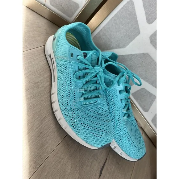 Under Armour Womens HOVR Sonic 2 3021588 Running Shoes Sneakers Sz 9