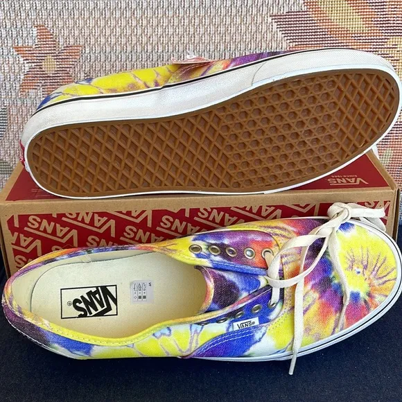 Vans Men’s Authentic(Washed) Tie Dye/True White VN0A2Z5119XSneakers