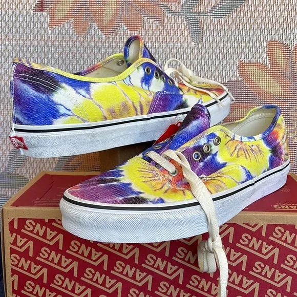 Vans Men’s Authentic(Washed) Tie Dye/True White VN0A2Z5119XSneakers