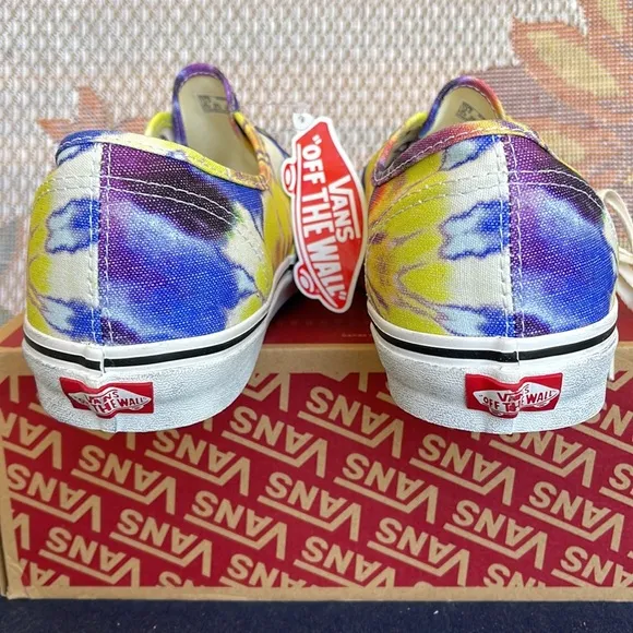 Vans Men’s Authentic(Washed) Tie Dye/True White VN0A2Z5119XSneakers