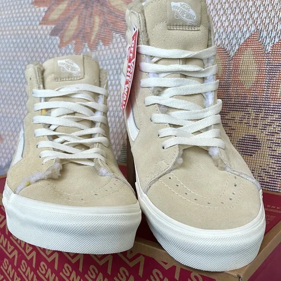 Vans Sk8-HiCozy Hug BiscottiVN0A7Q5NBVVMen’s Sneakers