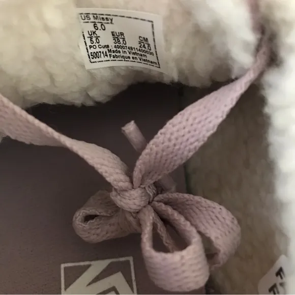 Vans Ward Pink Suede Shoes Girls Size 6