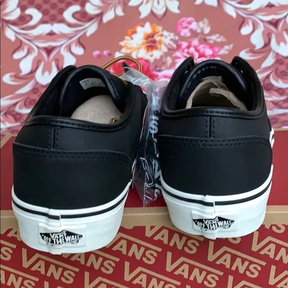 VANS WMNS ATWOOD LEATHER BLACK/MARSHMALLOW(Leather)Bick/MrshmllowVN0A327L68X