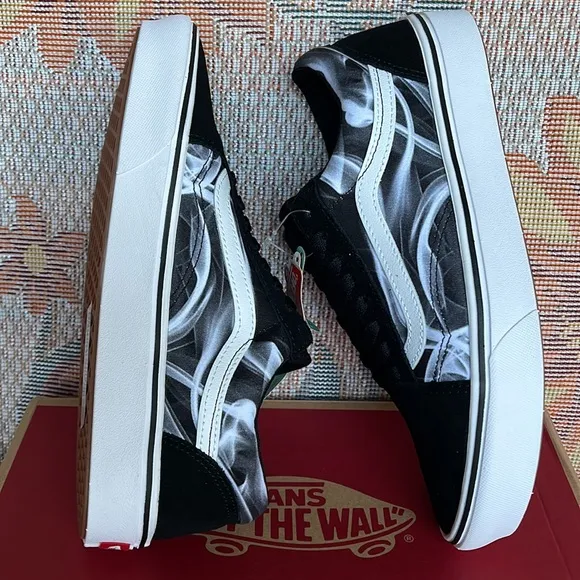 Vans WMNS Comfycush Old Skool After Dark Black/WhiteVN0A5DYCBZWsneakers