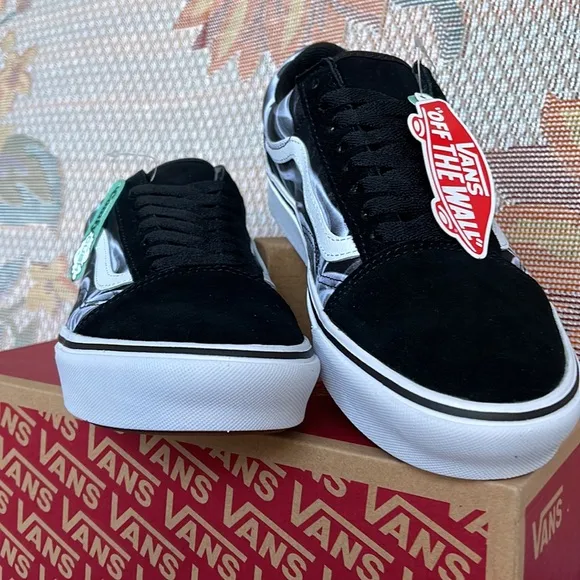 Vans WMNS Comfycush Old Skool After Dark Black/WhiteVN0A5DYCBZWsneakers